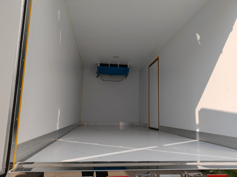 HOWO 4x2 refrigerated truck HOWO 4x2 refrigerated truck