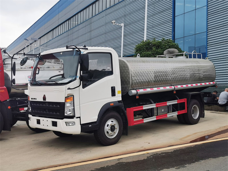 HOWO 10 ton stainless steel potable water truck HOWO 10 ton stainless steel potable water truck