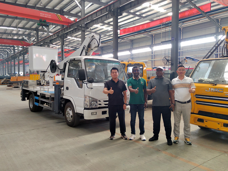 Howo 4x2 18m aerial platform truck Howo 4x2 18m aerial platform truck