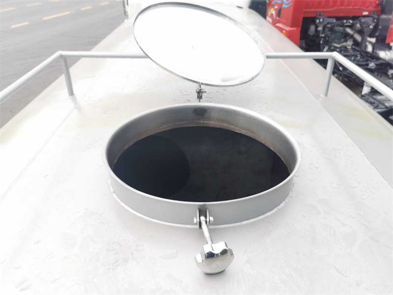 HOWO 8000L water truck for potable water HOWO 8000L water truck for potable water