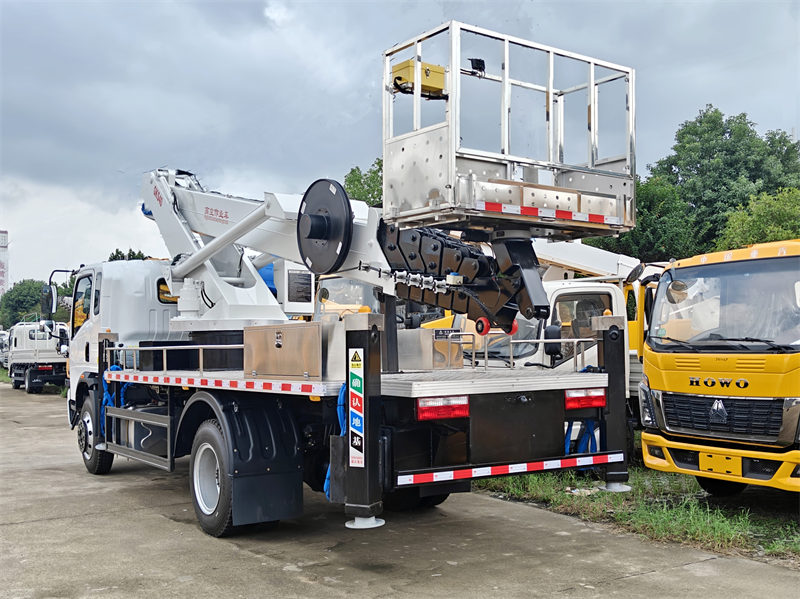 Howo 4x2 18m aerial platform truck Howo 4x2 18m aerial platform truck