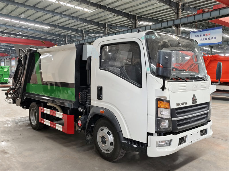 Howo garbage compactor truck
