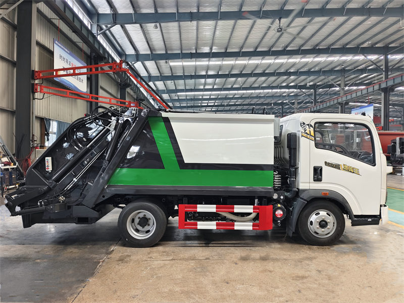 Howo garbage compactor truck