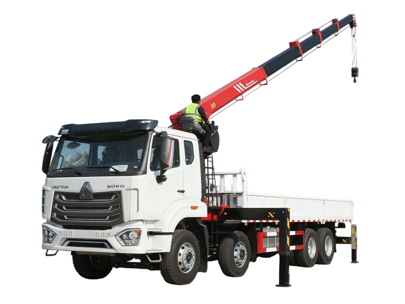 HOWO heavy duty crane truck