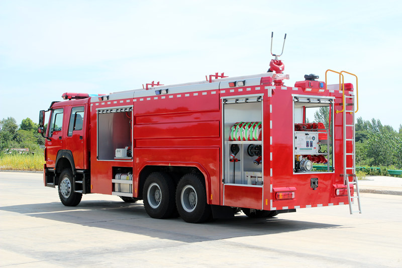 HOWO heavy duty foam fire truck