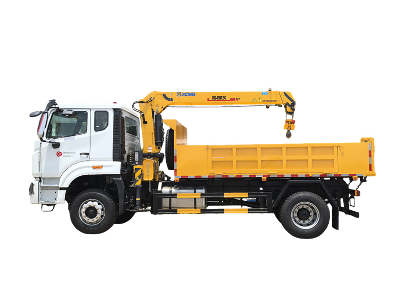 HOWO 4&times;2 truck mounted crane