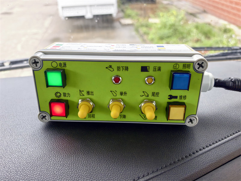 Howo heavy garbage compactor truck