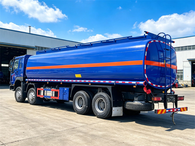 HOWO heavy 30000L fuel tank truck